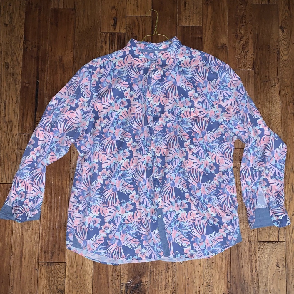 Tommy Bahama Button Down